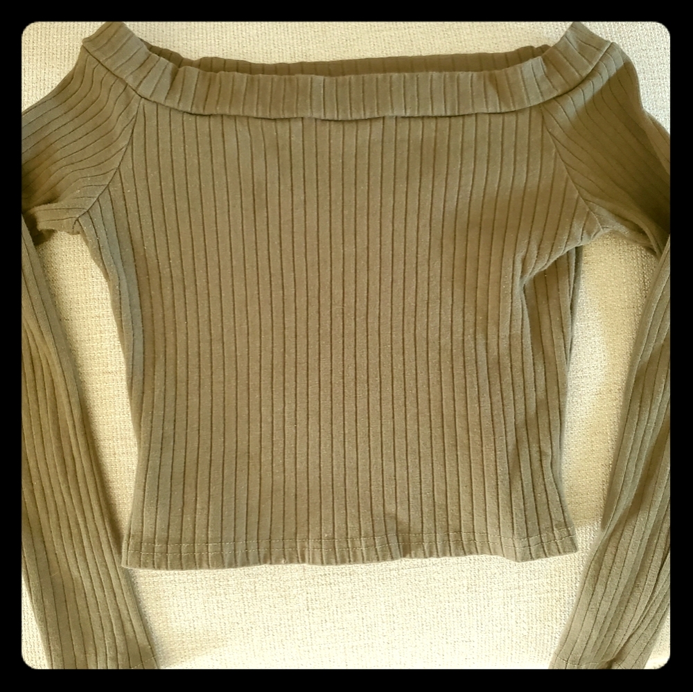 Off shoulder crop top